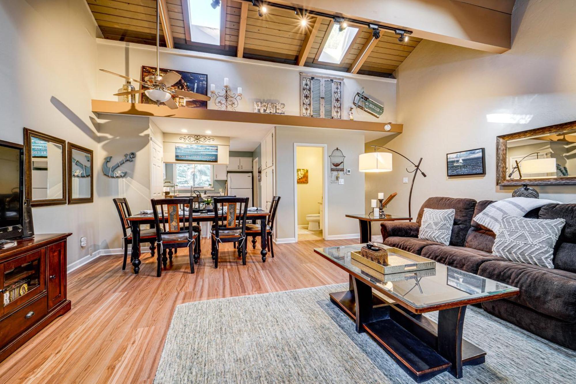 אינקליין וילג' Tahoe Condo About 1 Mi To Diamond Peak Ski Resort! מראה חיצוני תמונה