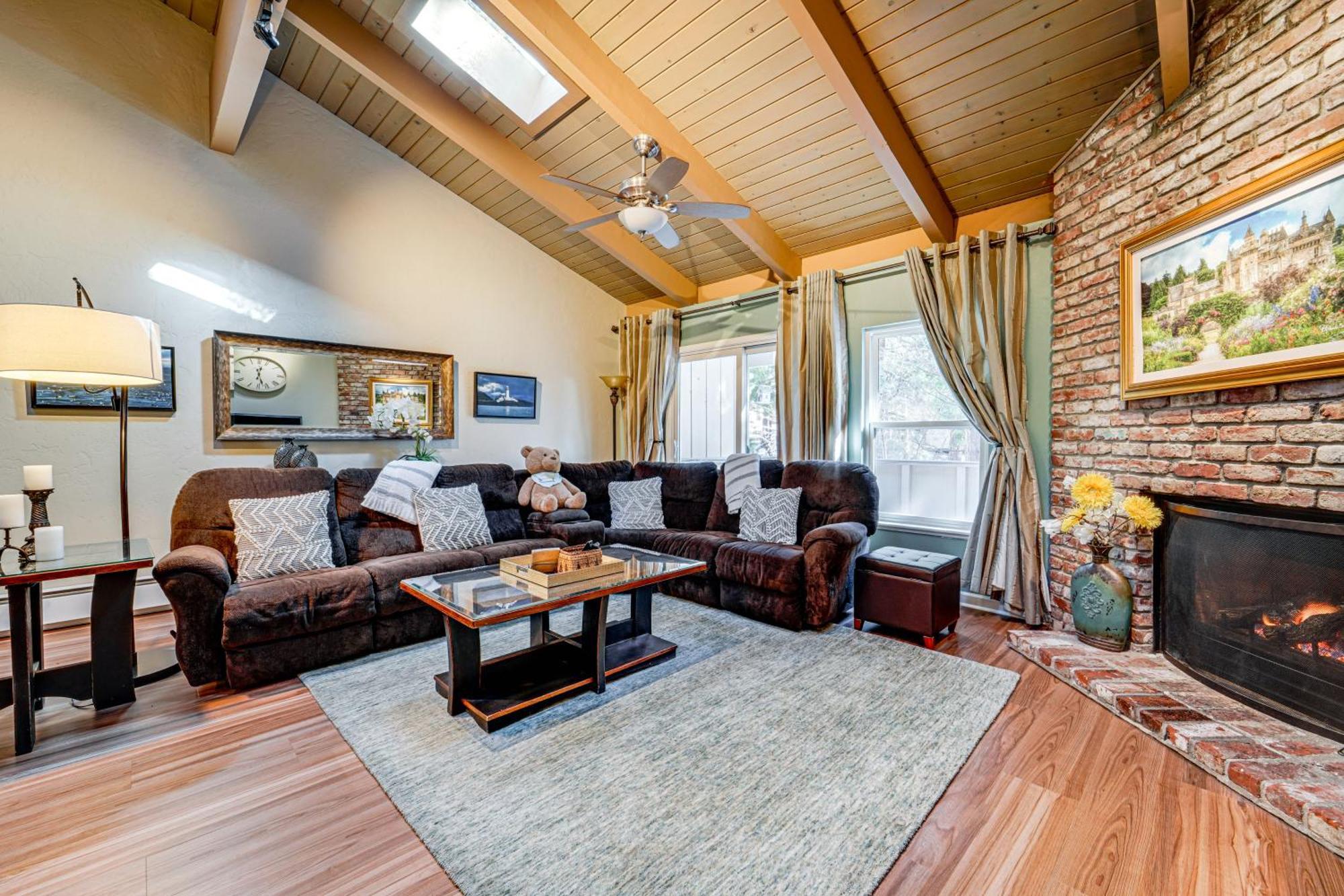 אינקליין וילג' Tahoe Condo About 1 Mi To Diamond Peak Ski Resort! מראה חיצוני תמונה